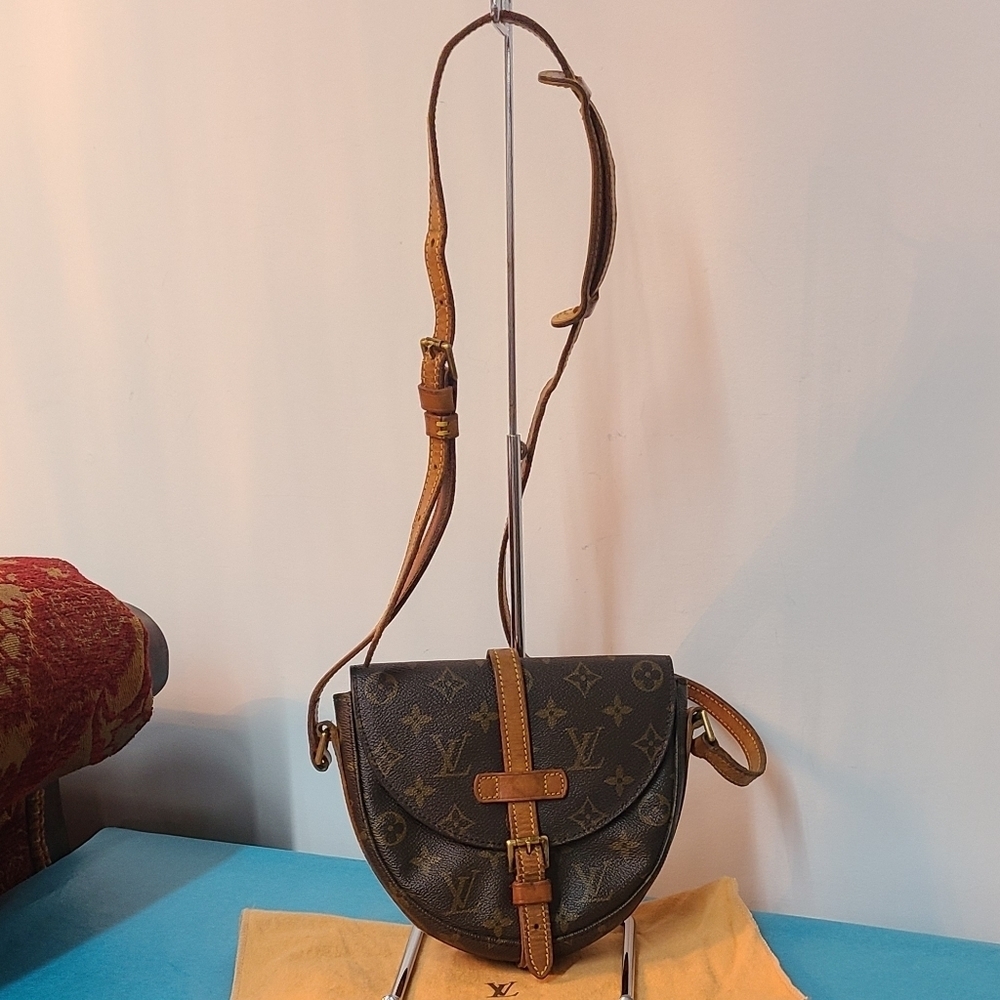 *RETIRED* Louis Vuitton Chantilly PM Bag